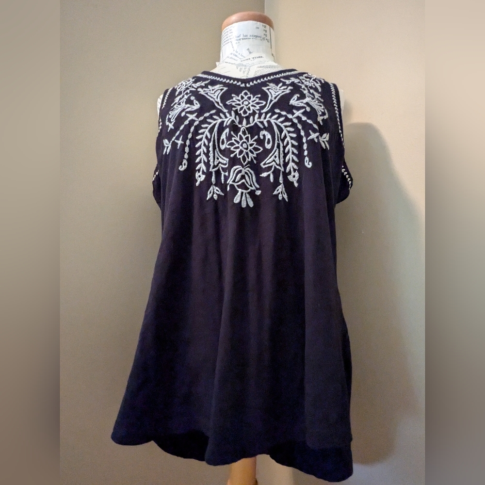 Sonoma XL Black White Embroidered Tank Top